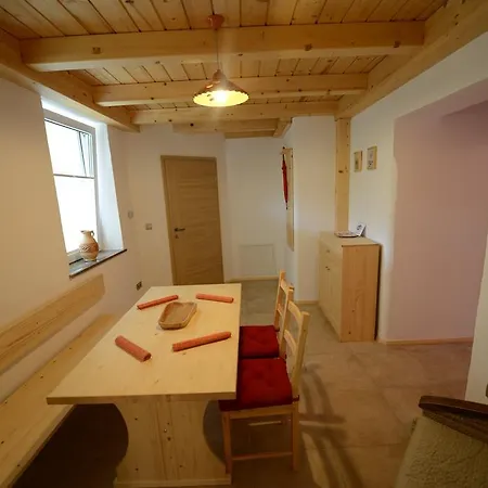 Mojca Apartment *